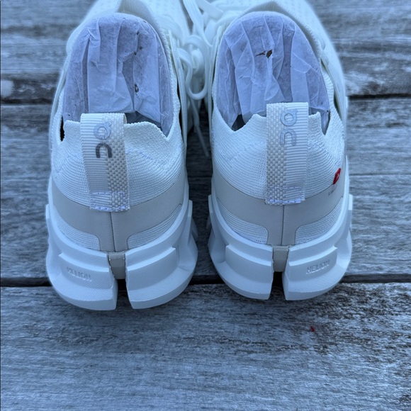 On Women’s Cloudswift 4 sneakers size 8 NWT - Picture 4 of 7